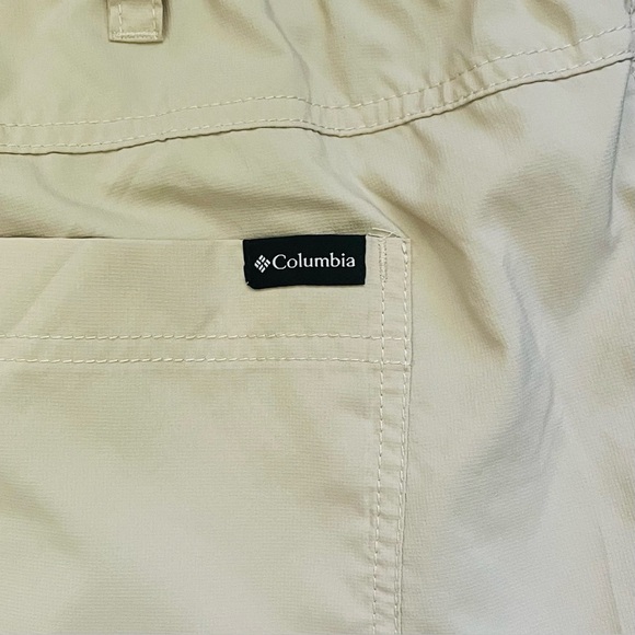 Columbia casual tan cargo shorts Men 40w 10 L pockets zipper button closure - Picture 14 of 14